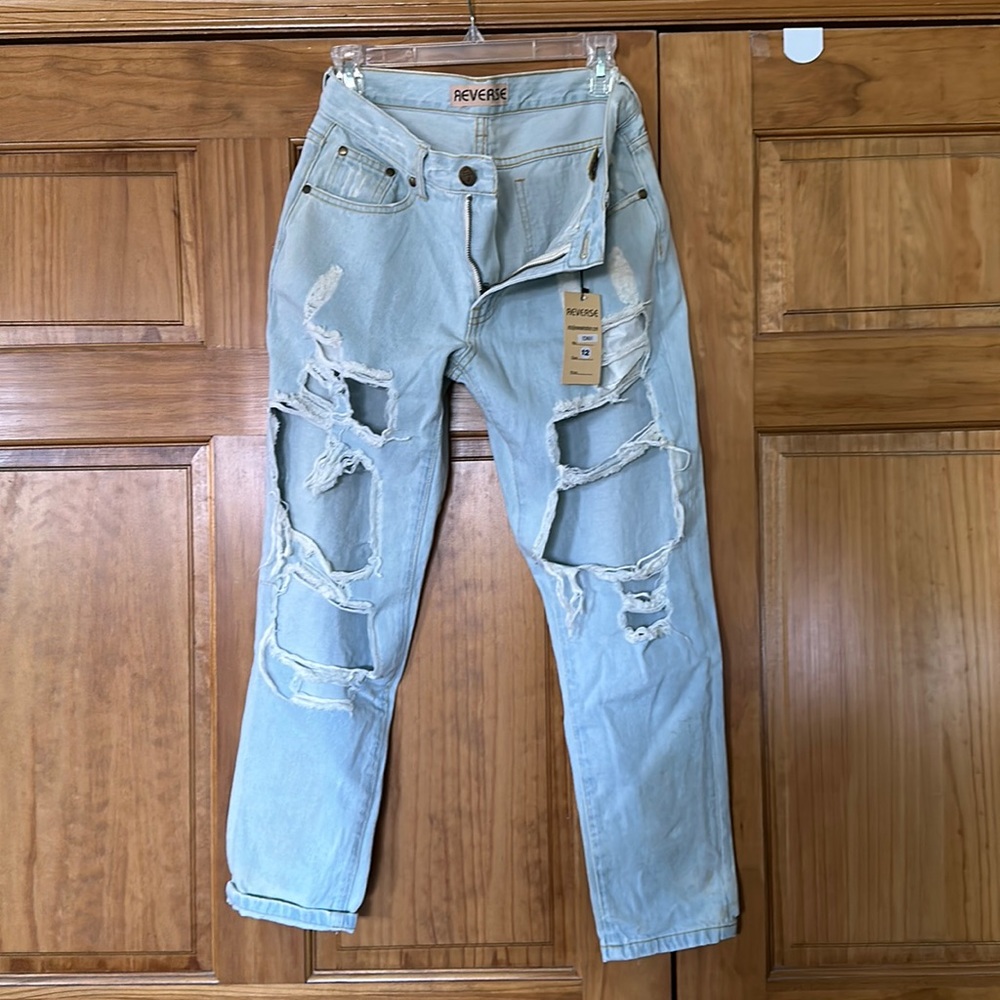 NWT White Fox Boutique/Reverse Light Washed Ripped Jeans